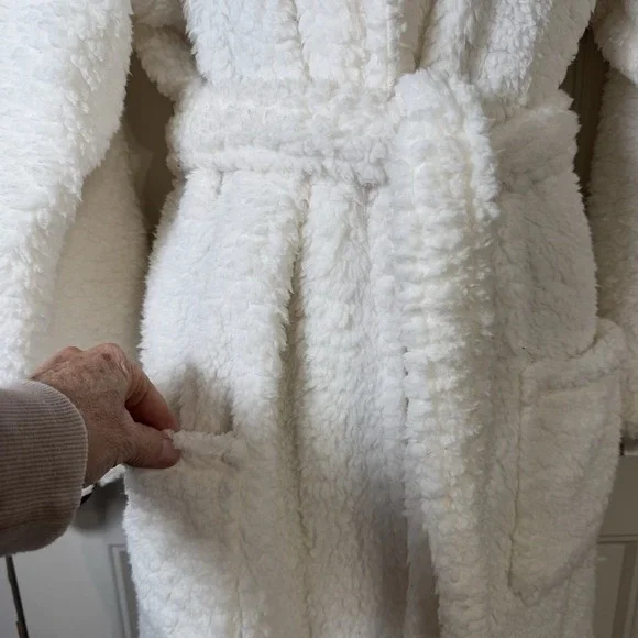 Pottery Barn Robe Womens Medium Teddy‎ Bear Faux Fur Plush Fleece Warm Cozy